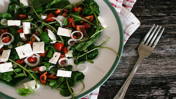 Post image: Grüner Salat mit Tomaten und OLYMPUS Schafskäse leicht